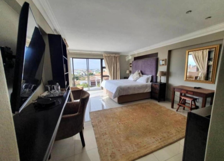8 Bedroom Property for Sale in Myburgh Park Western Cape